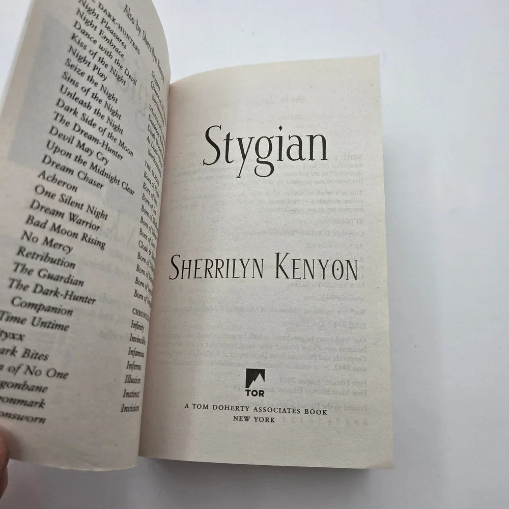 Sherrilyn Kenyon Stygian Book Adult Red Dark-Hunter Novel Mass Market PB